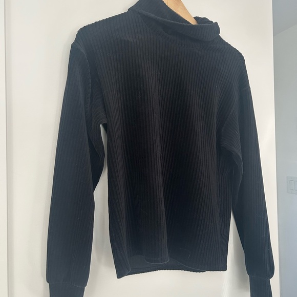 Black Velvet Ribbed Turtleneck Sweater - Picture 5 of 5